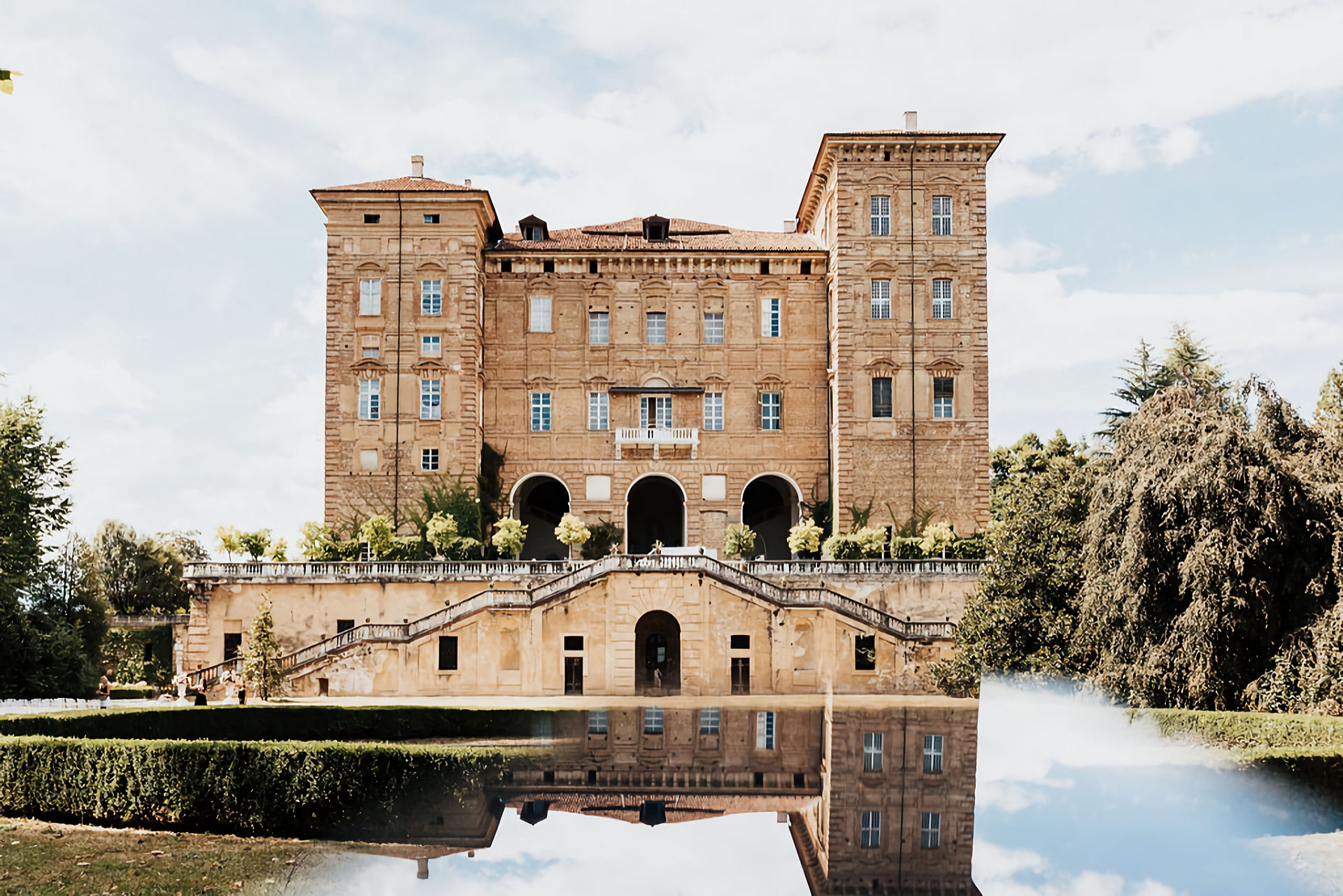 THE PERFECT LOCATIONS FOR A DREAM WEDDING